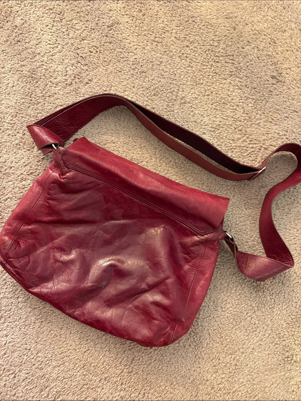 M0851 Burgandy Red Messenger Bag with Adjustable Strap - Picture 5 of 5